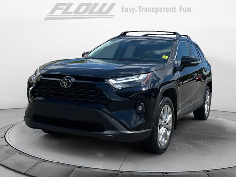 Used 2025 Toyota RAV4 XLE Premium w/ Weather Package AWD/4WD image 4
