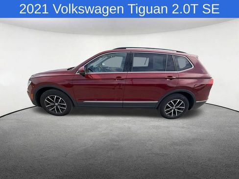 Used 2021 Volkswagen Tiguan SE w/ Panoramic Sunroof Package AWD/4WD image 4