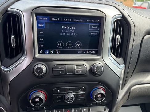 Used 2021 Chevrolet Silverado 1500 LT AWD/4WD image 15
