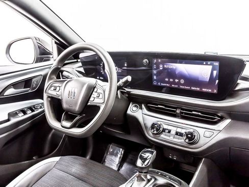 Used 2024 Buick Envista Preferred FWD image 19