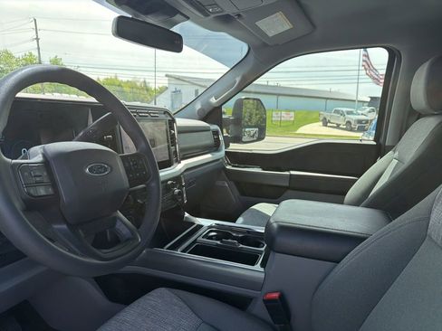 Used 2024 Ford F350 XLT w/ XLT Premium Package AWD/4WD image 8