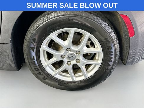 Used 2023 Chrysler Pacifica Touring-L FWD image 35