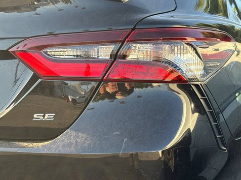 Used 2022 Toyota Camry SE w/ Carpet Mat Package (TMS) FWD image 7