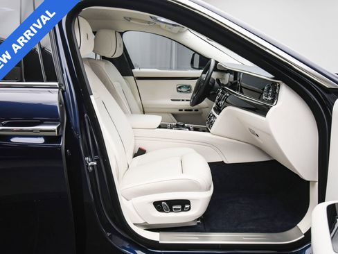 Used 2023 Rolls-Royce Ghost image 50