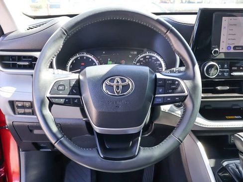 Used 2023 Toyota Highlander XLE image 42