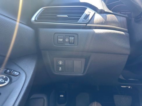 Used 2018 Honda Accord EX image 17