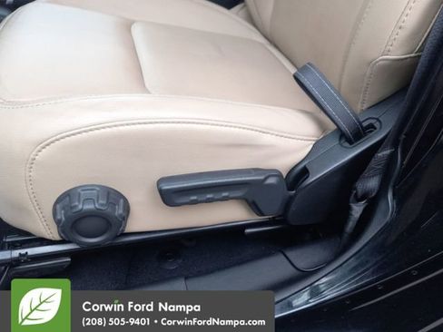 Used 2019 Jeep Wrangler Unlimited Rubicon image 12