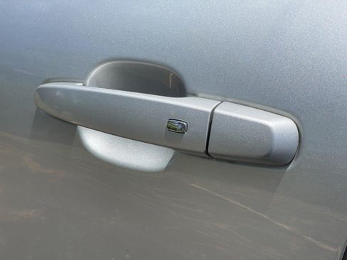 Used 2019 Chevrolet Equinox LT w/ Driver Convenience Package FWD image 33