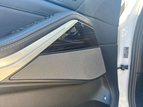 Used 2025 BMW X5 xDrive50e image 13