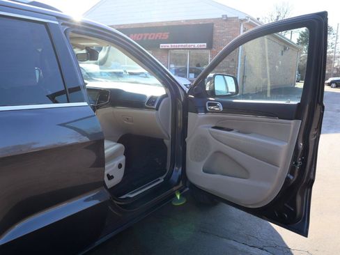 Used 2020 Jeep Grand Cherokee Limited AWD/4WD image 10