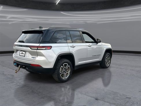 Used 2023 Jeep Grand Cherokee Trailhawk image 5