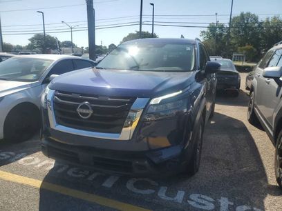 Used 2025 Nissan Pathfinder SV