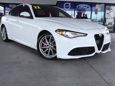 Used 2022 Alfa Romeo Giulia Sprint RWD image 3