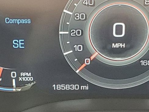 Used 2017 Cadillac Escalade ESV Platinum image 34