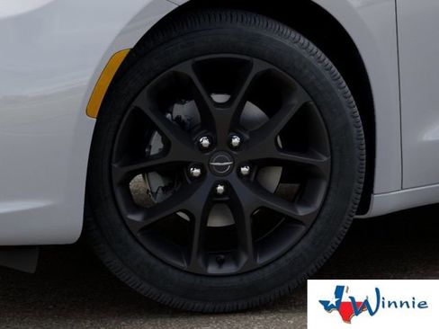 New 2026 Chrysler Pacifica Select image 9