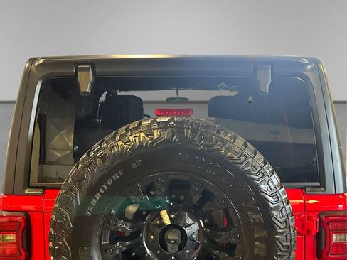 Used 2018 Jeep Wrangler Unlimited Sport S AWD/4WD image 18
