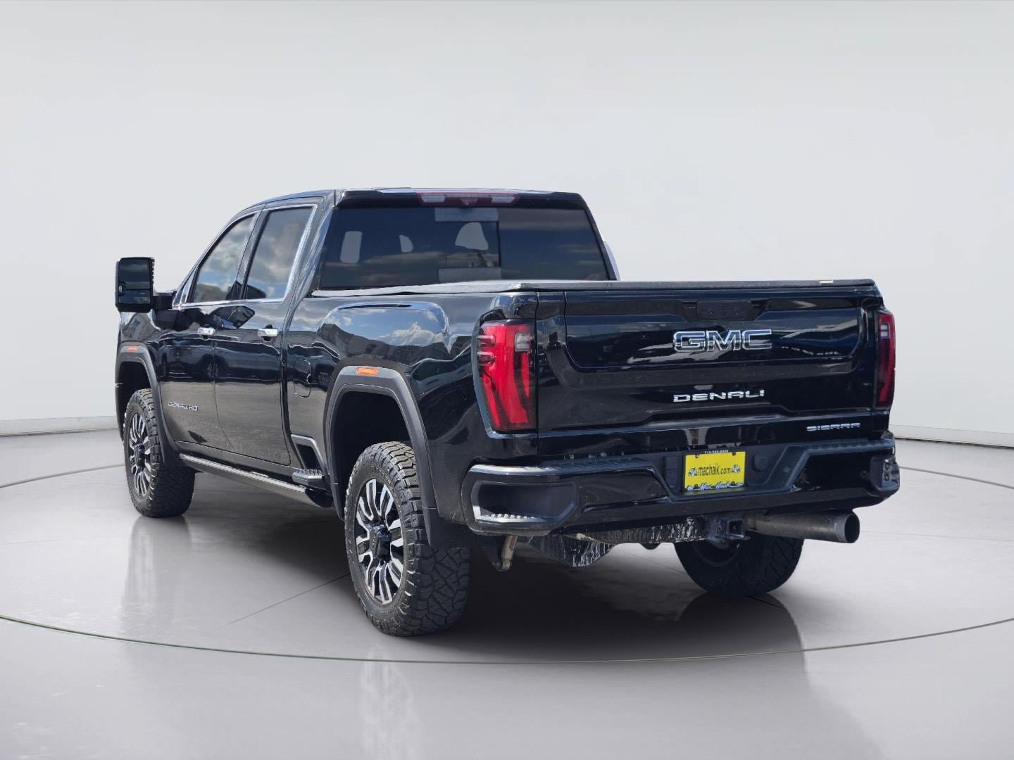 Used 2024 GMC Sierra 2500 Denali Ultimate w/ Max Trailering Package AWD/4WD image 6