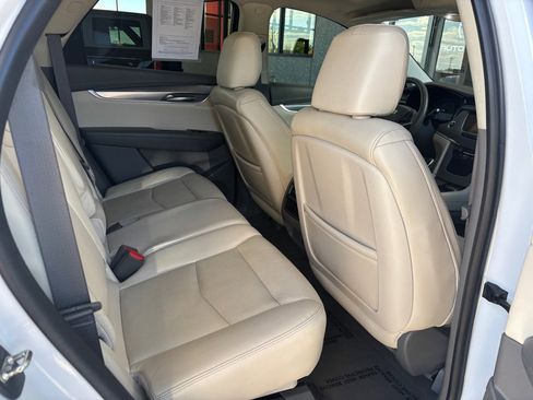 Used 2017 Cadillac XT5 Luxury w/ Driver Awareness Package FWD image 34