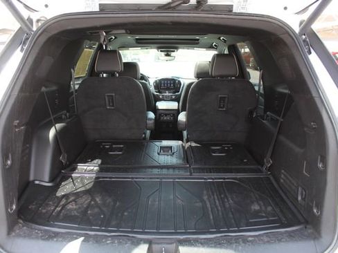Used 2022 Chevrolet Traverse Premier w/ Redline Edition FWD image 5