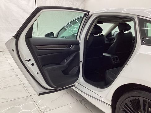 Used 2018 Honda Accord Touring image 22