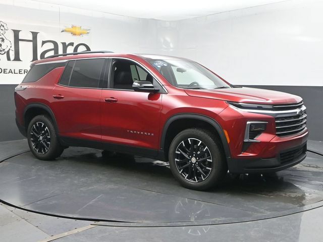Certified 2025 Chevrolet Traverse LT w/ Sun and Wheel Package FWD image 6