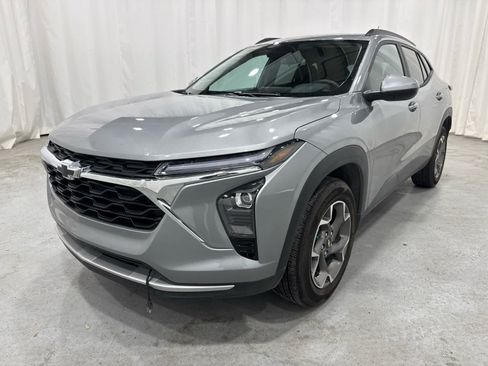 Certified 2026 Chevrolet Trax LT w/ LT Convenience Package FWD image 1