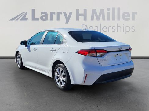 Used 2025 Toyota Corolla LE image 3