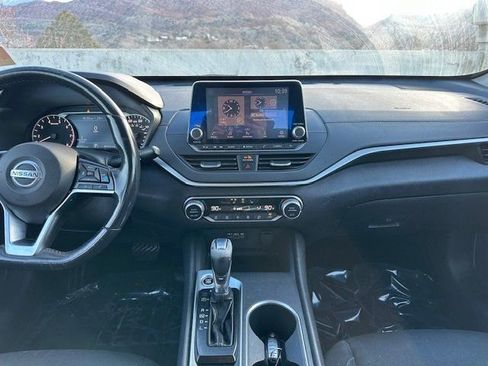 Used 2019 Nissan Altima 2.5 SV image 14