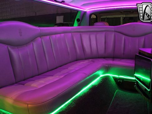 Used 1996 Lincoln Town Car Executive image 26