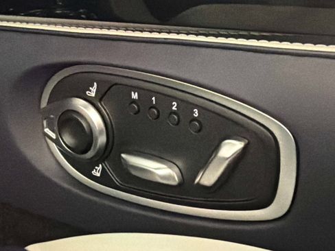 Used 2025 Aston Martin Vanquish image 44