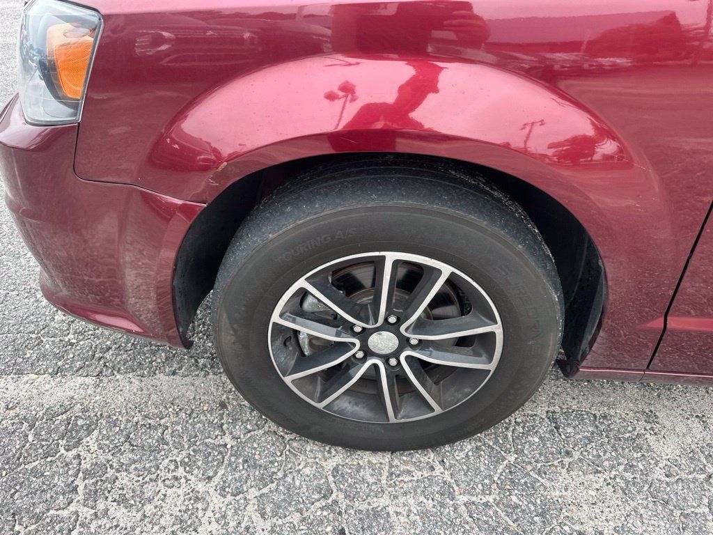 Used 2018 Dodge Grand Caravan SE FWD image 10