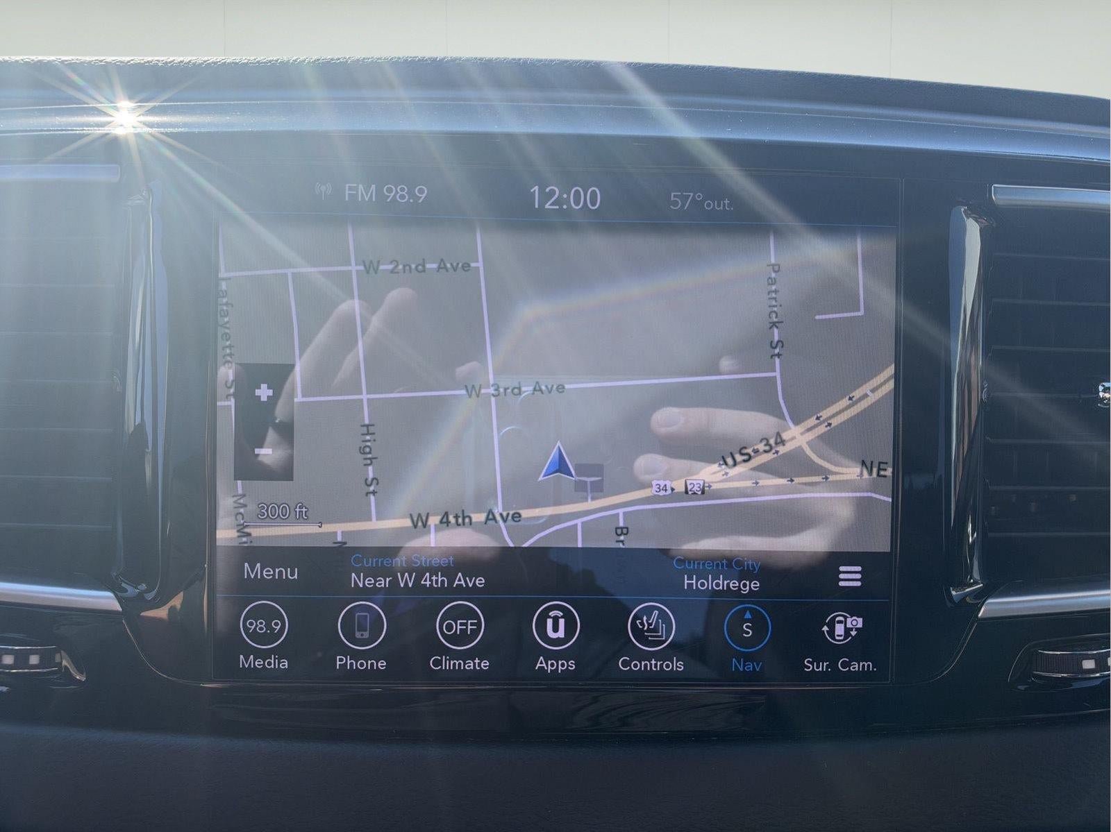 Used 2018 Chrysler Pacifica Touring-L Plus w/ Advanced Safetytec Group FWD image 13