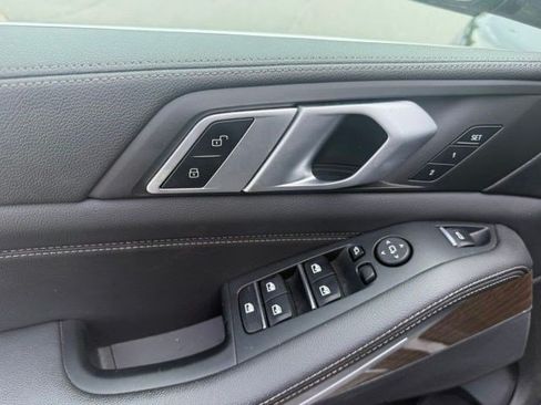 Used 2019 BMW X5 xDrive40i w/ Executive Package AWD/4WD image 12