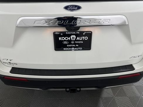 Used 2023 Ford Explorer XLT w/ Equipment Group 202A AWD/4WD image 19