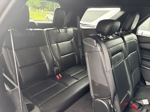 Used 2020 Ford Explorer Limited AWD/4WD image 10