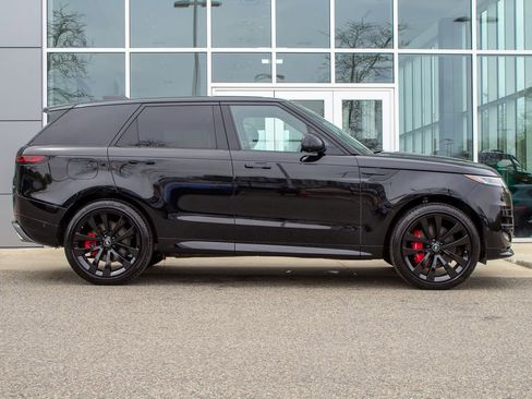 Used 2025 Land Rover Range Rover Sport Dynamic SE AWD/4WD image 4
