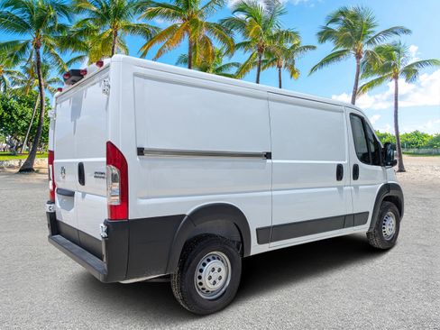 Used 2025 RAM ProMaster 2500 w/ Convenience Group FWD image 4