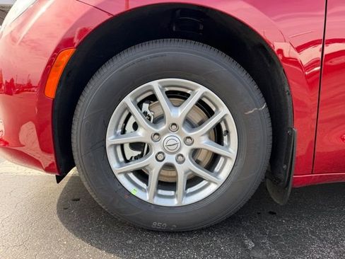 New 2026 Chrysler Voyager LX FWD image 7