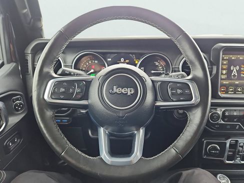 Used 2023 Jeep Wrangler Unlimited Sahara w/ Cold Weather Group AWD/4WD image 31