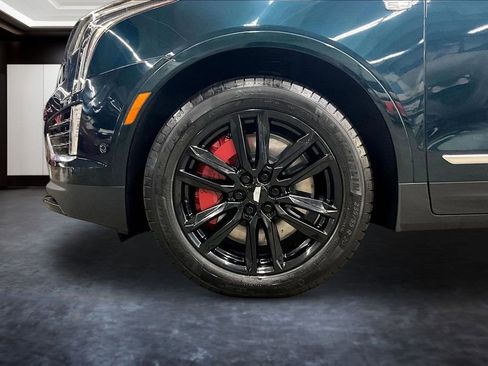 Certified 2025 Cadillac XT5 Sportv w/ Technology Package AWD/4WD image 34