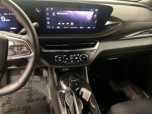 Certified 2024 Buick Envista Preferred w/ Convenience I Package FWD image 22