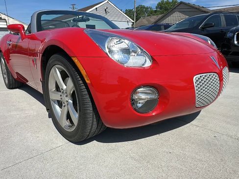 Used 2006 Pontiac Solstice Convertible w/ Premium Package RWD image 19