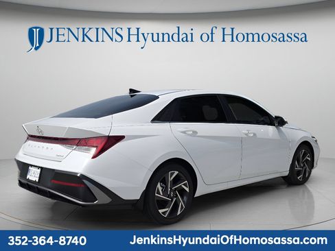 New 2026 Hyundai Elantra Limited FWD image 5