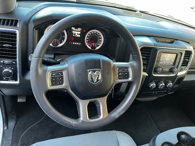Used 2022 RAM 1500 Classic SLT AWD/4WD image 20