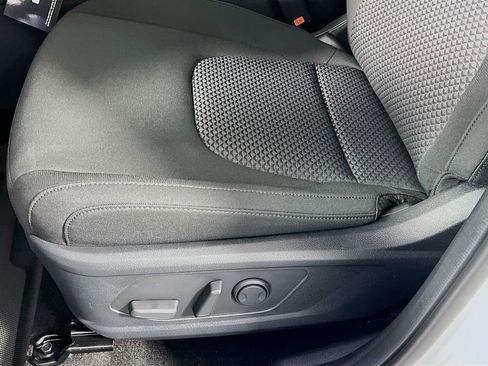 New 2026 Kia Sportage LX image 16