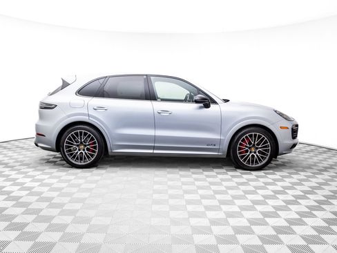 Used 2021 Porsche Cayenne GTS image 8