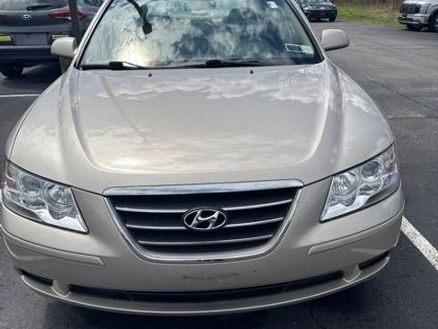 Used 2010 Hyundai Sonata GLS FWD image 1