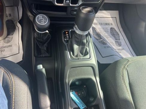 New 2025 Jeep Gladiator Sport AWD/4WD image 16