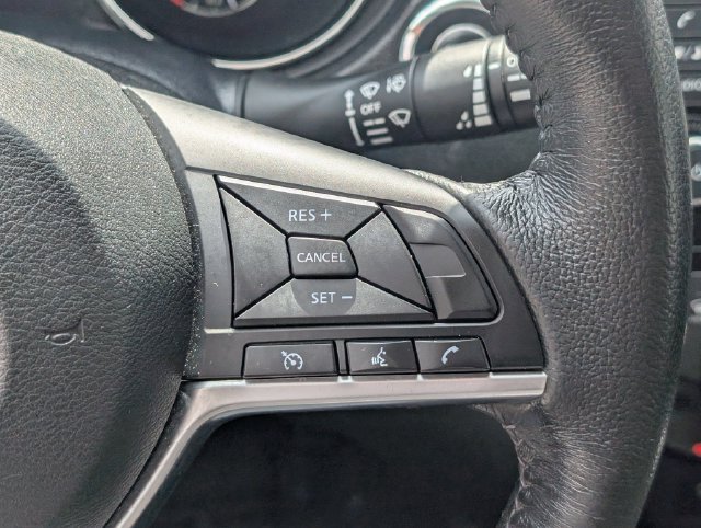 Used 2018 Nissan Rogue SV AWD/4WD image 23