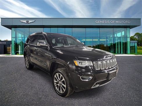 Used 2017 Jeep Grand Cherokee Overland image 3